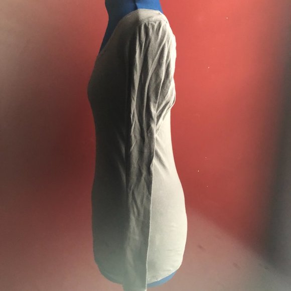 Maternity Shirts Bundle - Picture 15 of 16